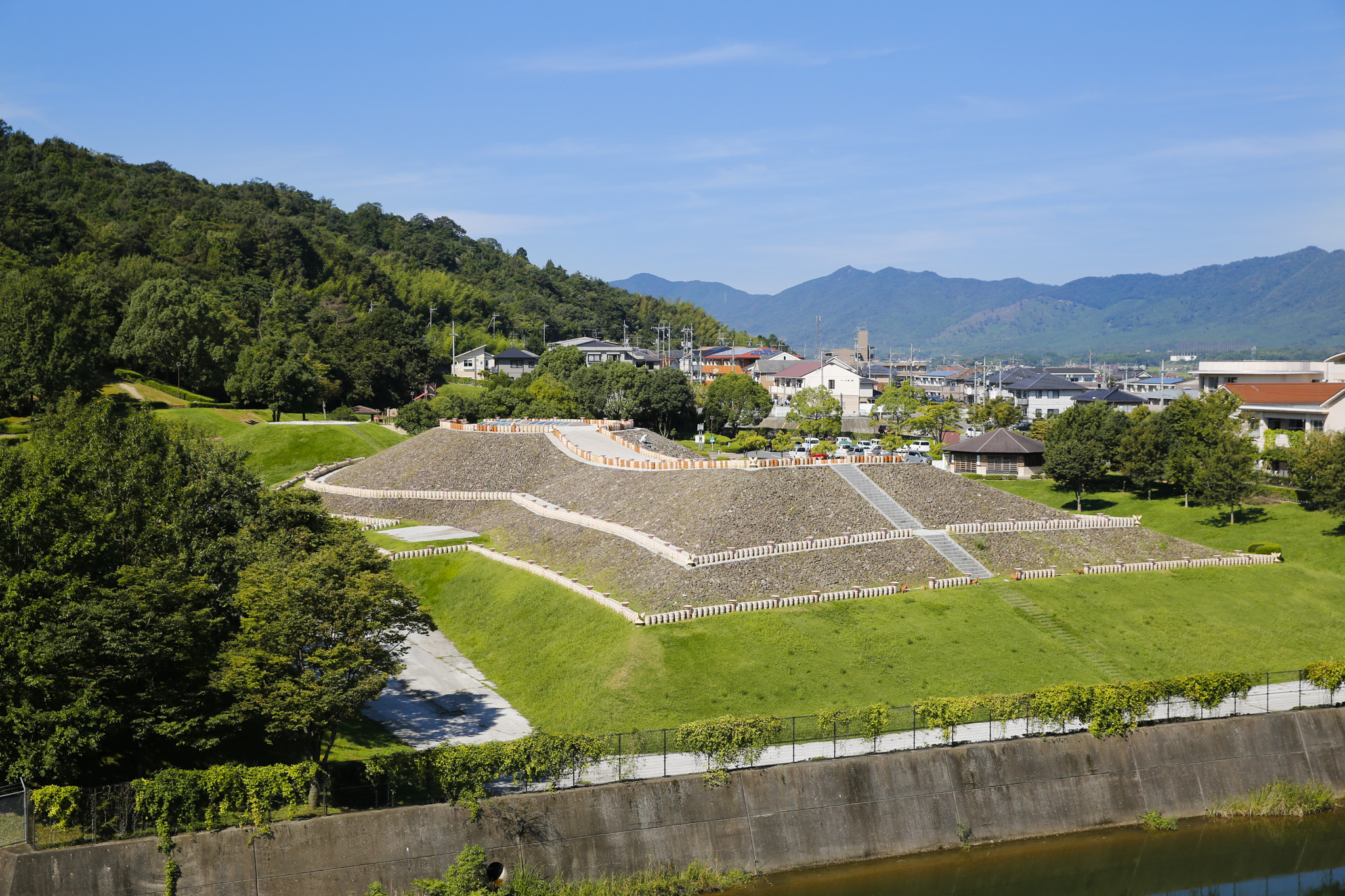 Mitsujo Kofun Tumulus (Burial Mounds)